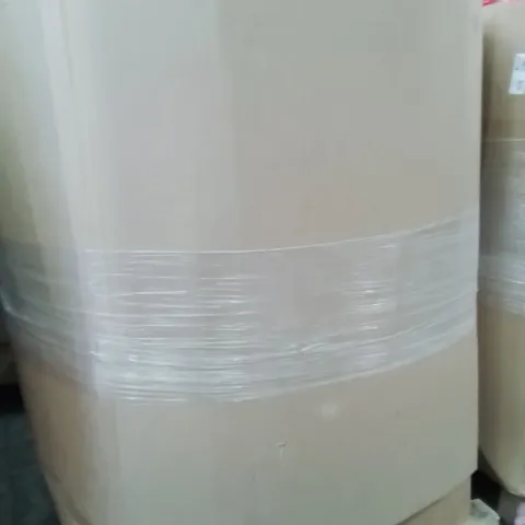 PALLET CONTAINING A LARGE QUANTITY OF HOSES 