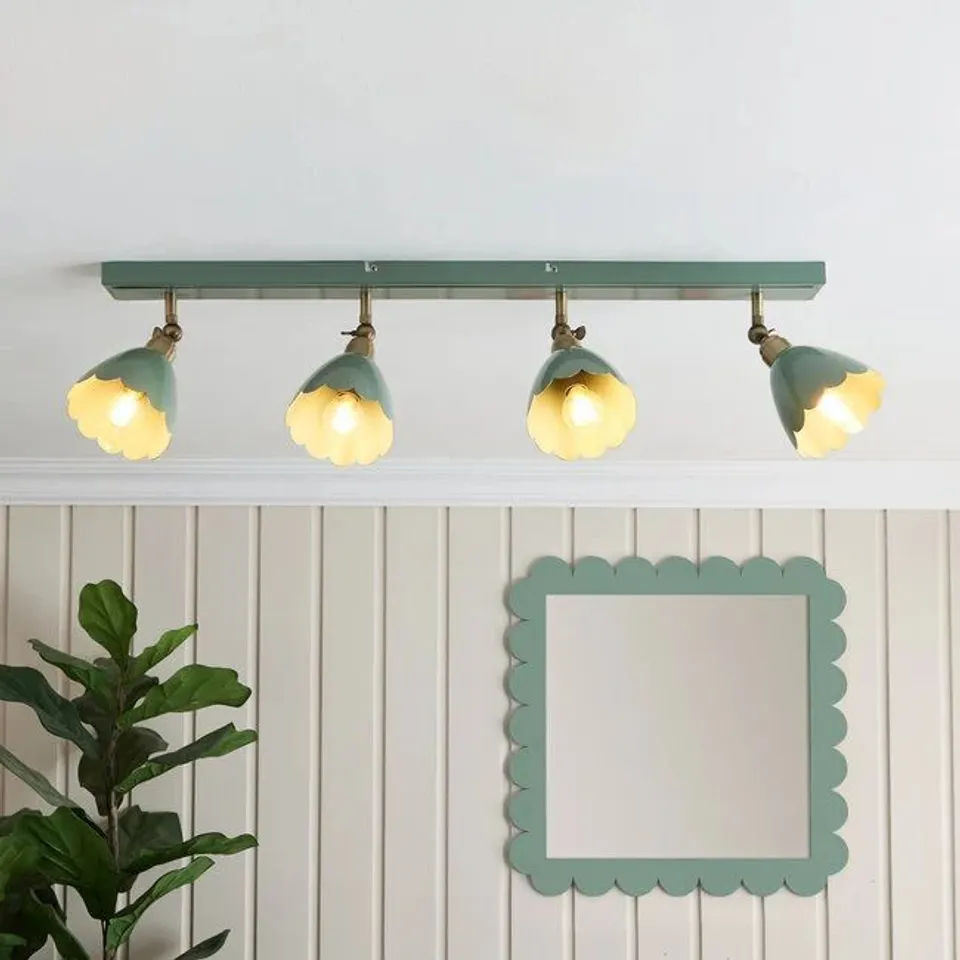 BOXED REMI SCALLOPED 4 LIGHT ADJUSTABLE SPOTLIGHT BAR - LILYPAD