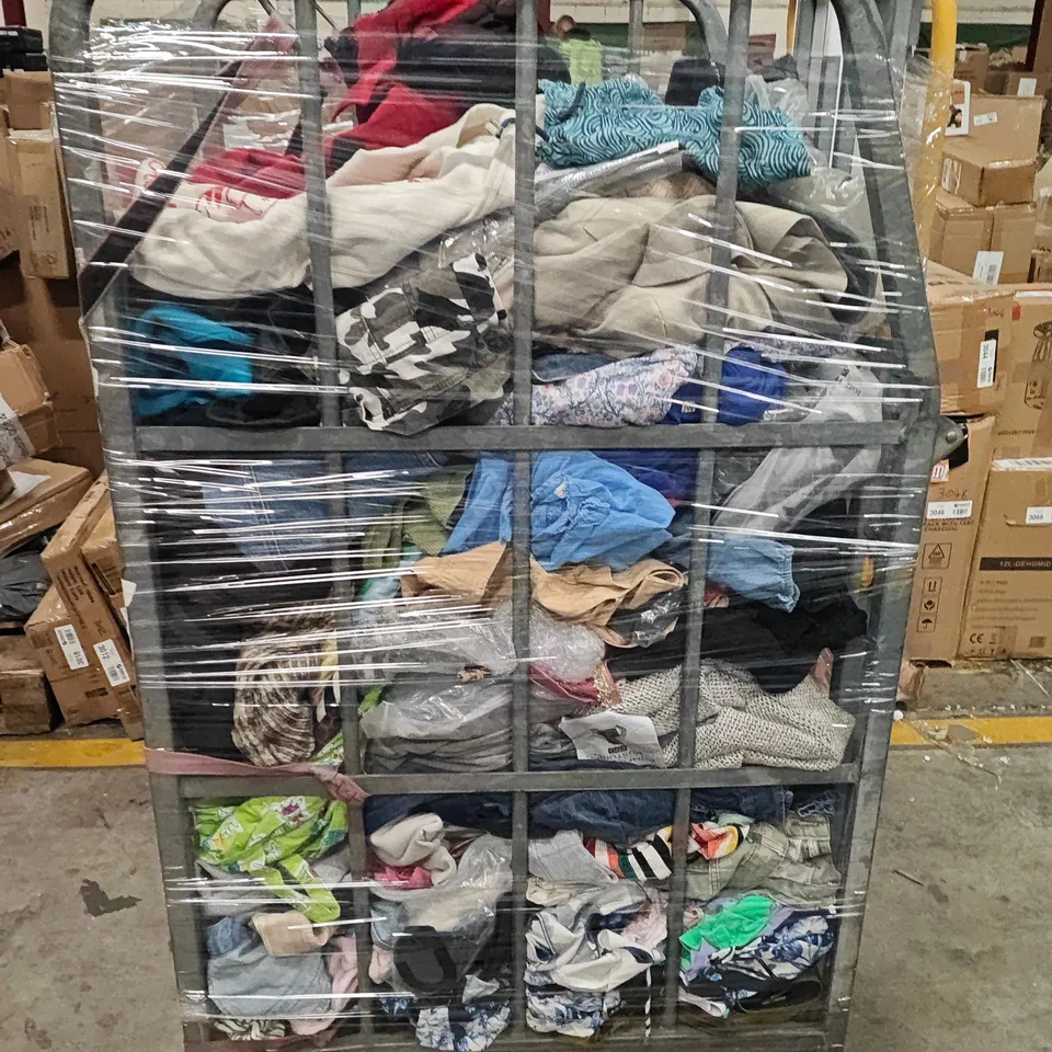CAGE OF ASSORTED CLOTHING ITEMS TO INCLUDE RIVER ISLAND, NEXT AND HOLLISTER