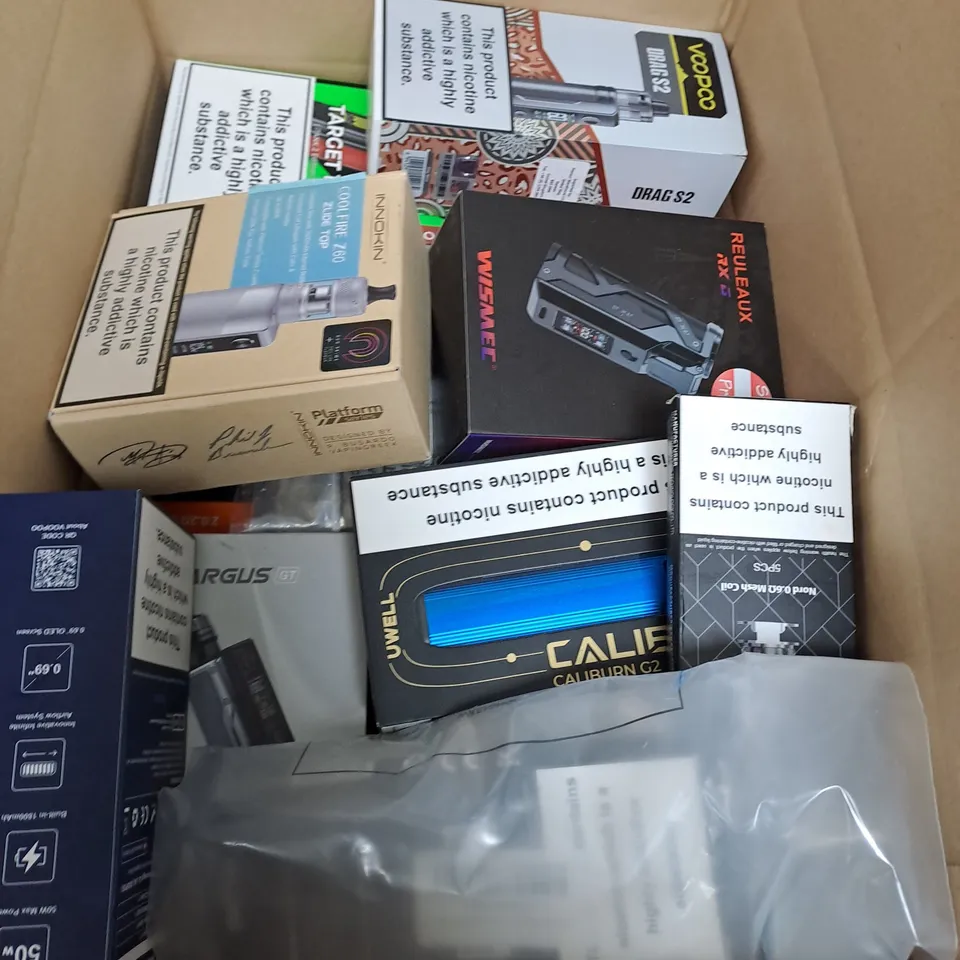 BOX OF APPOROXIMATELY 15 ASSORTED E-CIGARATTES TO INCLUDE VAPEROSSO , SMOK, INNOKIN ETC.