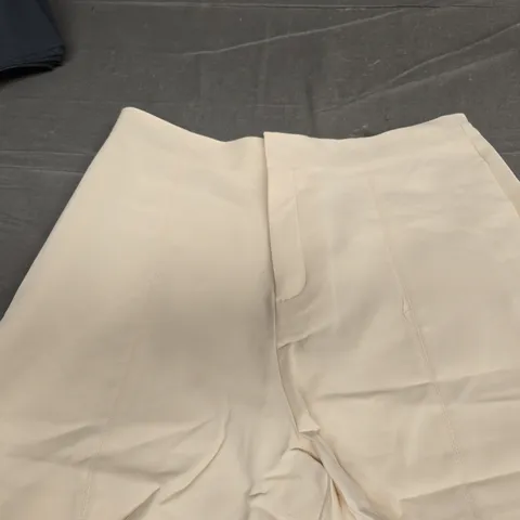 MANGO SHORT PANTS SIZE EUR 42