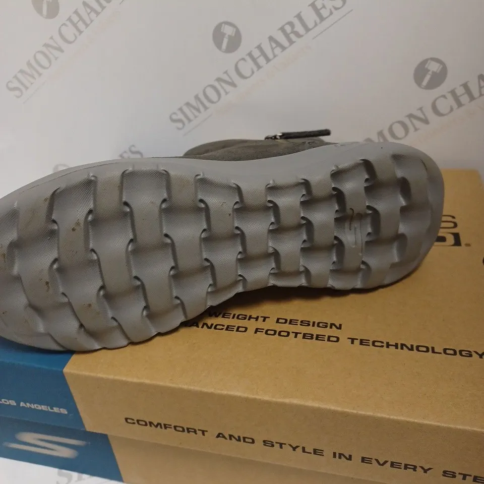 BOXED SKECHERS ZIP ANKLE BOOTS, CHARCOAL - SIZE 6