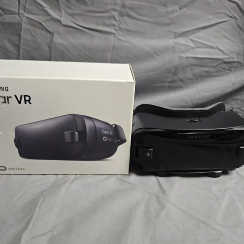 Samsung Gear VR headset – boxed