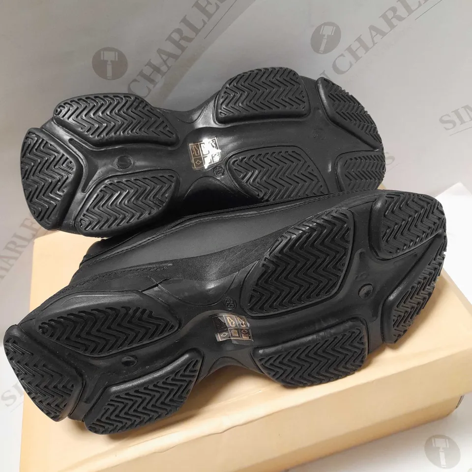 KOI LIZZIES V2 BLACK EXTRA CHUNKY TRAINERS - SIZE 6