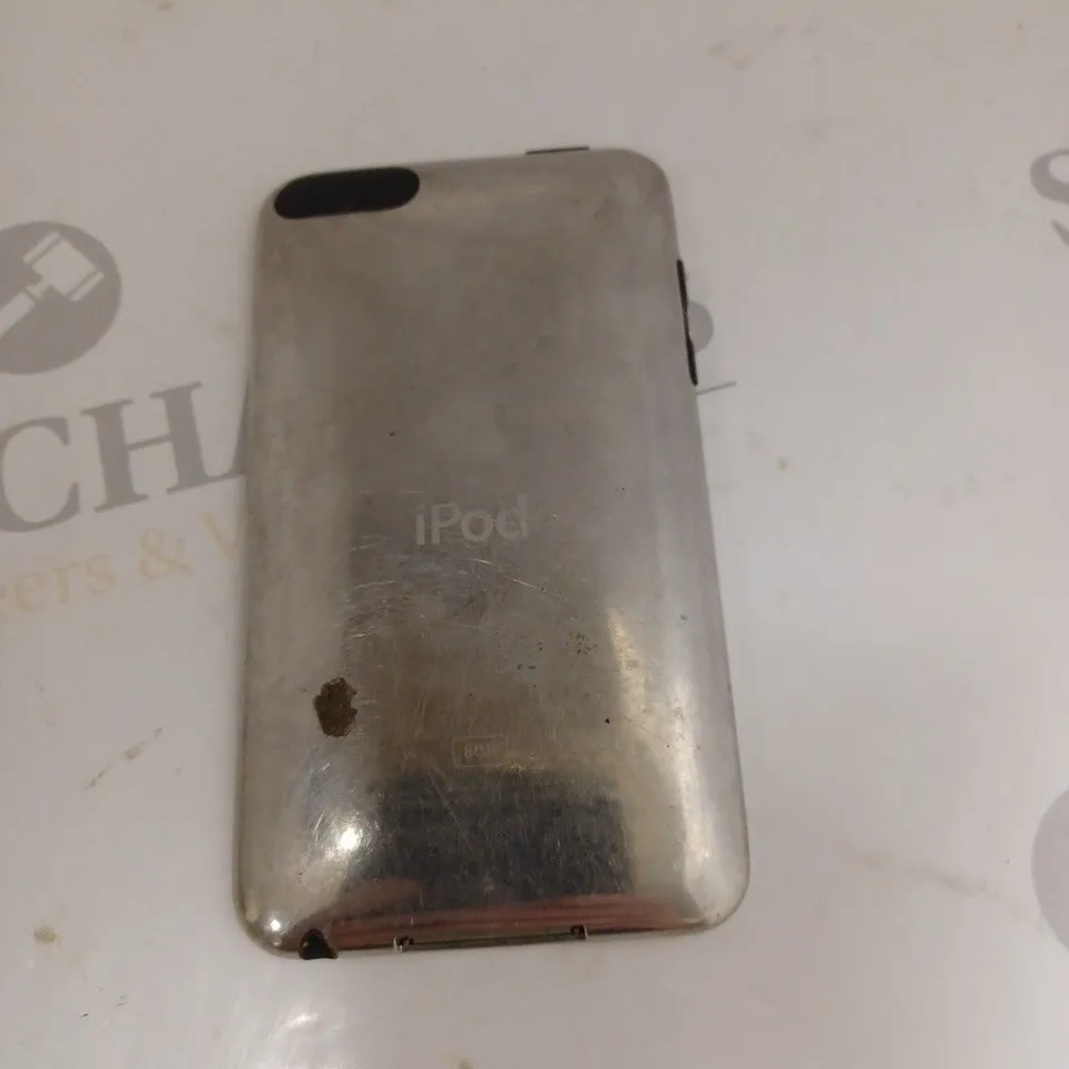 APPLE IPOD 8GB 