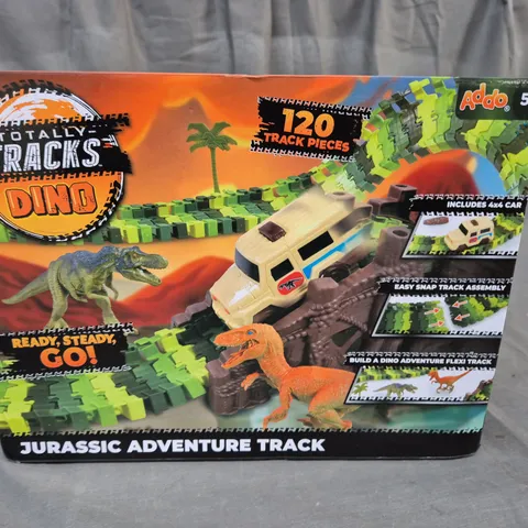 TOTALLY TRACKS DINO JURASSIC ADVENTURE SET