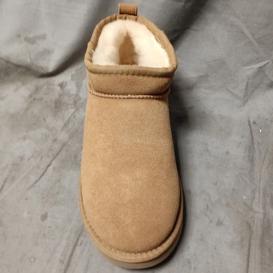 UGG TAN SUEDE SHEARLING-LINED BOOTS SIZE 5