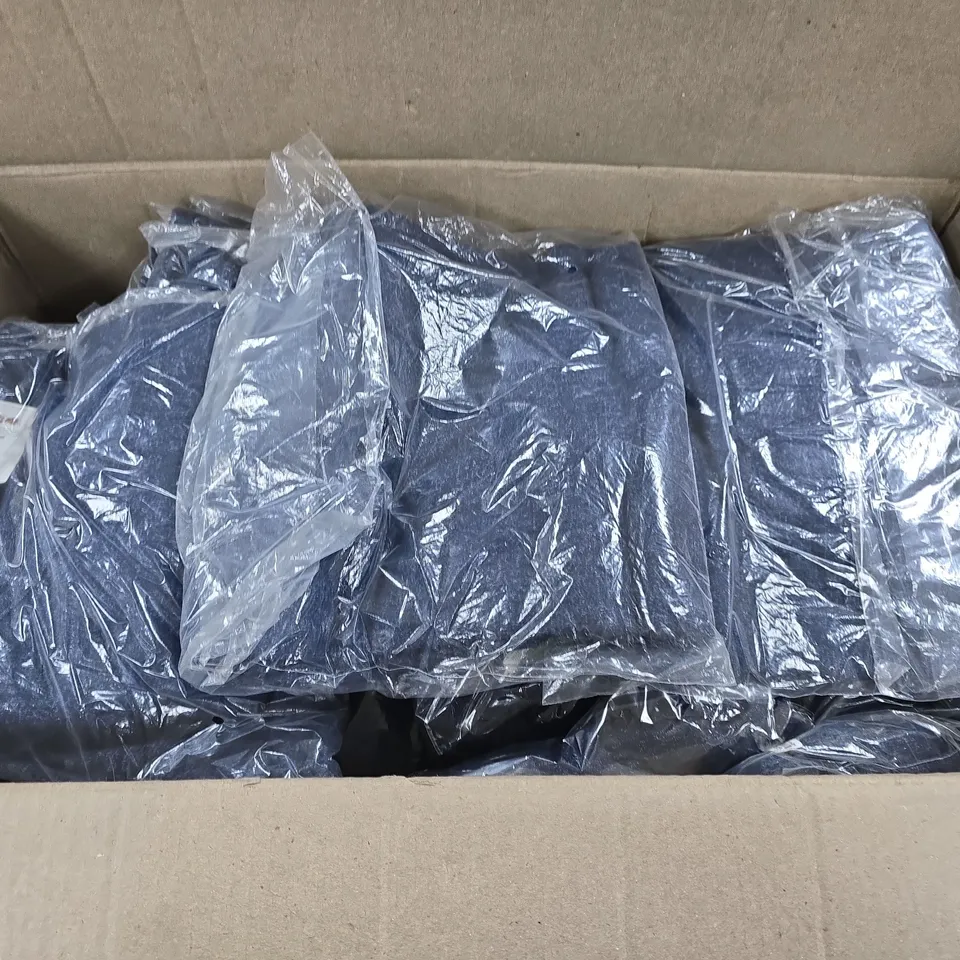 LARGE QUANTITY OF TAMSY WOMEN'S BLUE HEATHER KNIT TOPS IN VARIOUS SIZES – COLLECTION ONLY