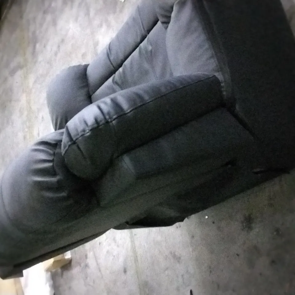 QUALITY DESIGNER BLACK LEATHER MANUAL RECLINER ARMCHAIR 