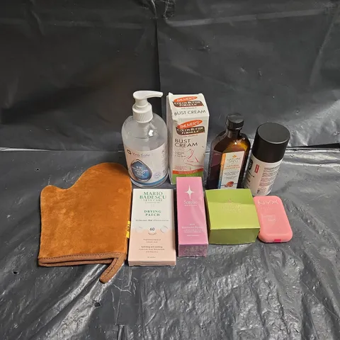 APPROXIMATEY 20 ASSORTED HEALTH AND BEAUTY PRODUCTS TO INCLUDE - PALMER'S COCOA BUTTER BUST CREAM - NYX BUTTERMELT BLUSH - SLICK GORILLA CURL CREAM - ETC