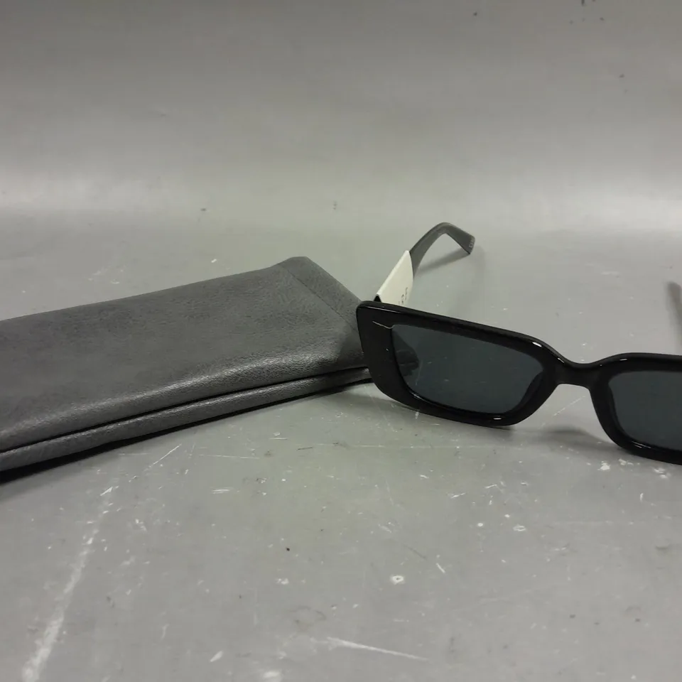 AIRE NOVAE BLACK FRAMED SUNGLASSES 