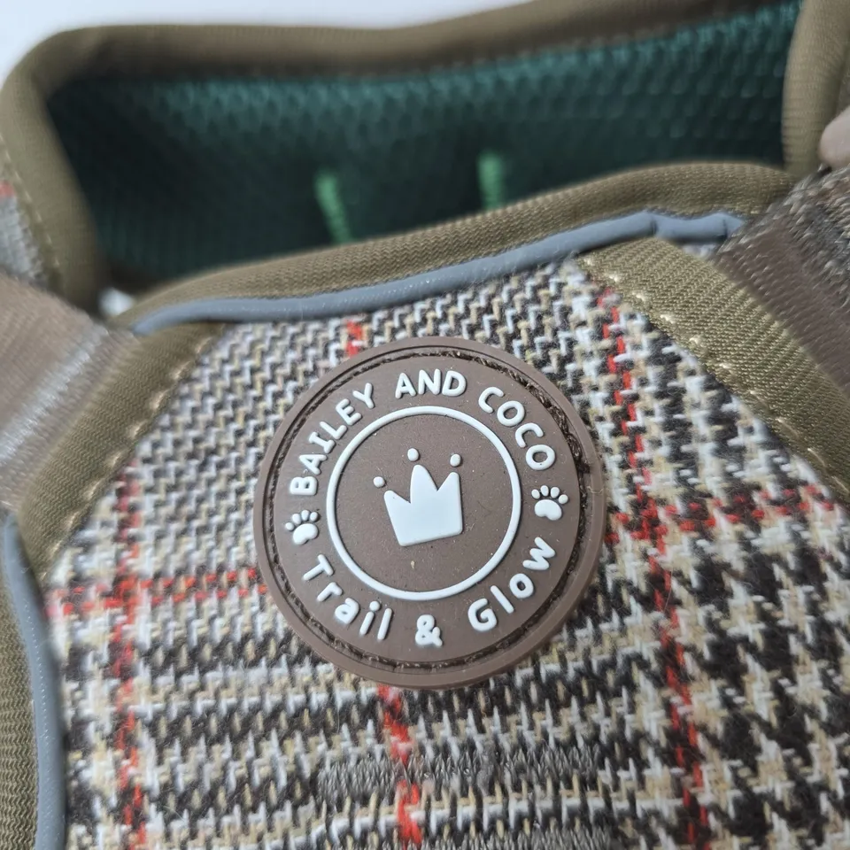BAILEY AND COCO TAIL & GLOW DOG HARNESS – PLAID FABRIC, BROWN TRIM