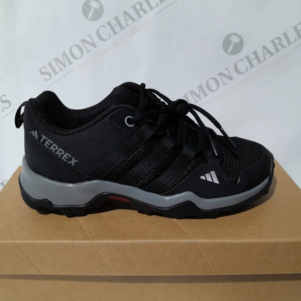 ADIDAS TERREX AX2R KIDS TRAINERS - SIZE 12 KIDS