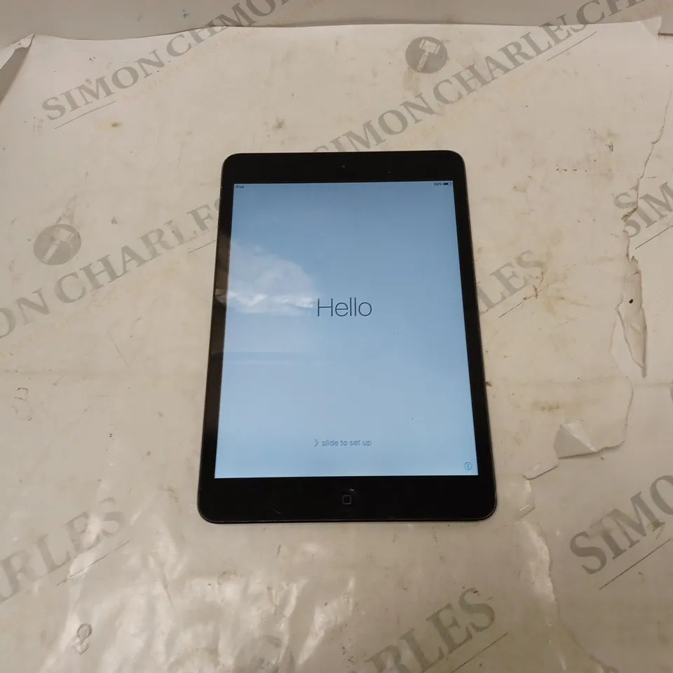 APPLE IPAD MINI IN GREY MODEL A1432