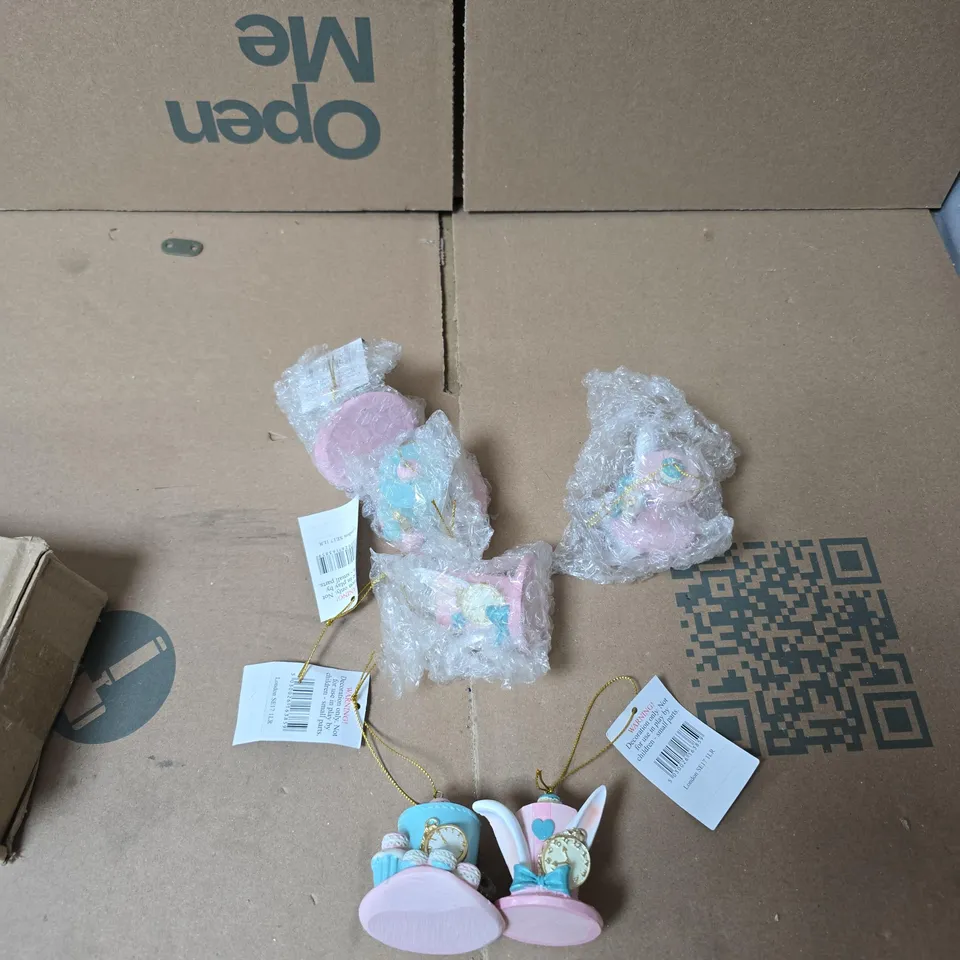 2 BOXES OF ASSORTED GISELA GRAHAM SMALL DECORATIONS 