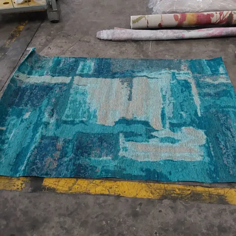 SMART HALI AQUA RUG // SIZE: 135 X 200cm
