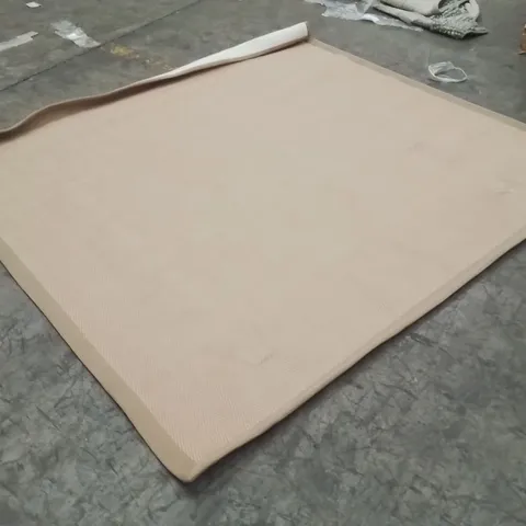QUALITY DESIGNER AREA RUG - APPROXIMATELY 200X200CM