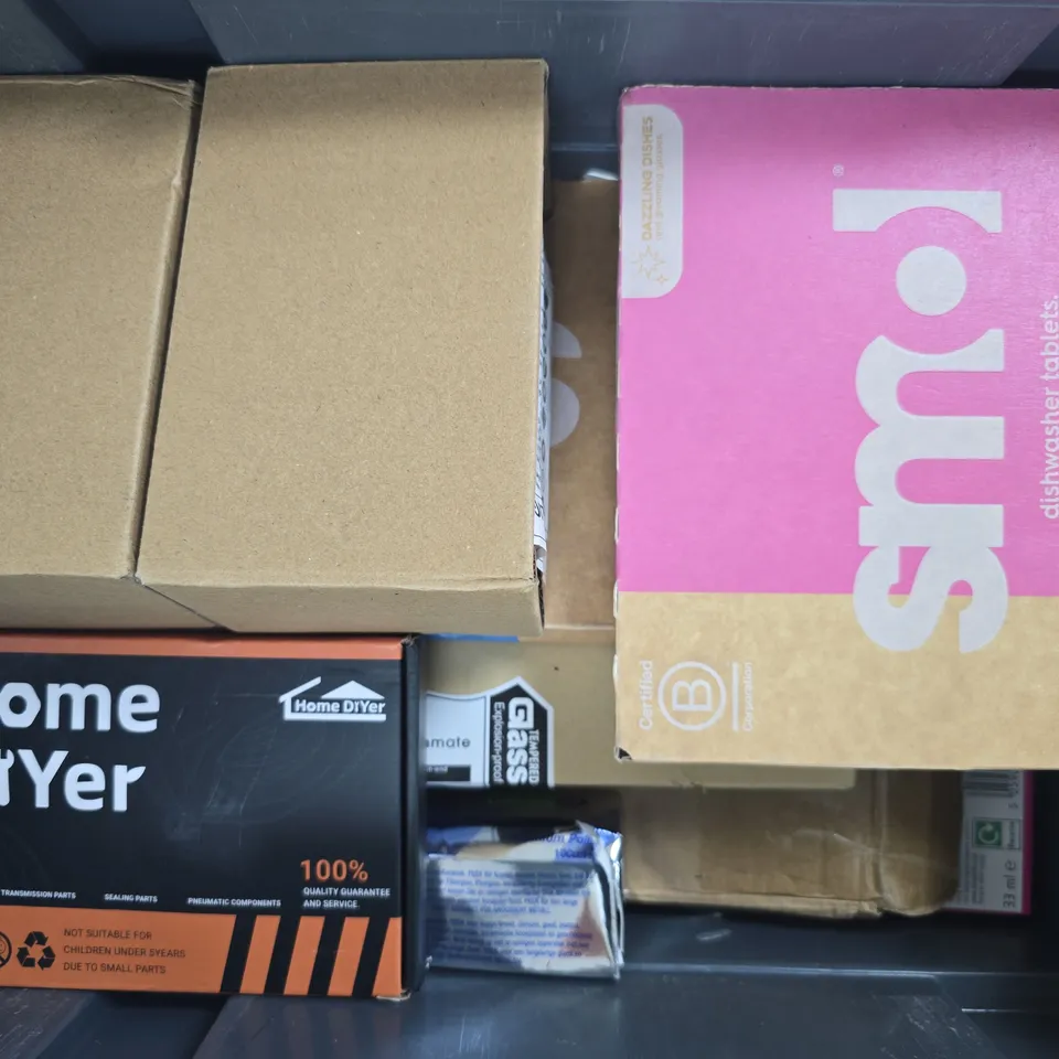 APPROXIMATELY 10 ASSORTED HOUSEHOLD ITEMS TO INCLUDE STICKY NOTES, ANTI BARKING DEVICE, ETC