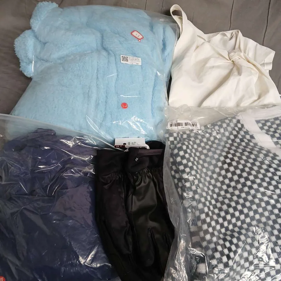 LARGE BOX OF ASSORTED CLOTHING ITEMS IN VARIOUS SIZES, STYLES AND COLOUR TO INCLUDE GLOVES, DRESS, JUMPER, ETC