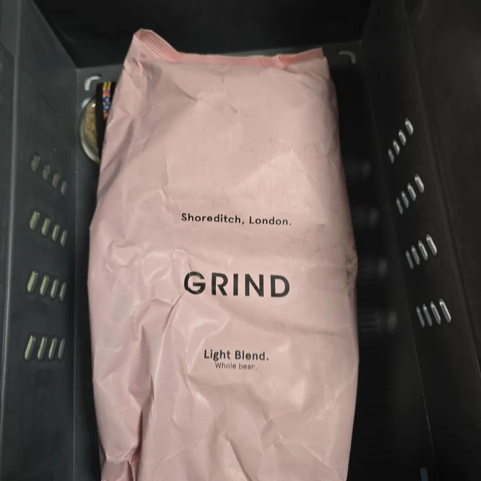 APPROXIMATELY 8 ASSORTED DRINKS ITEMS TO INCLUDE - GRIND HOUSE BLEND ,  GRIND DECAF BLEND , HUEL CHOCOLATE ETC