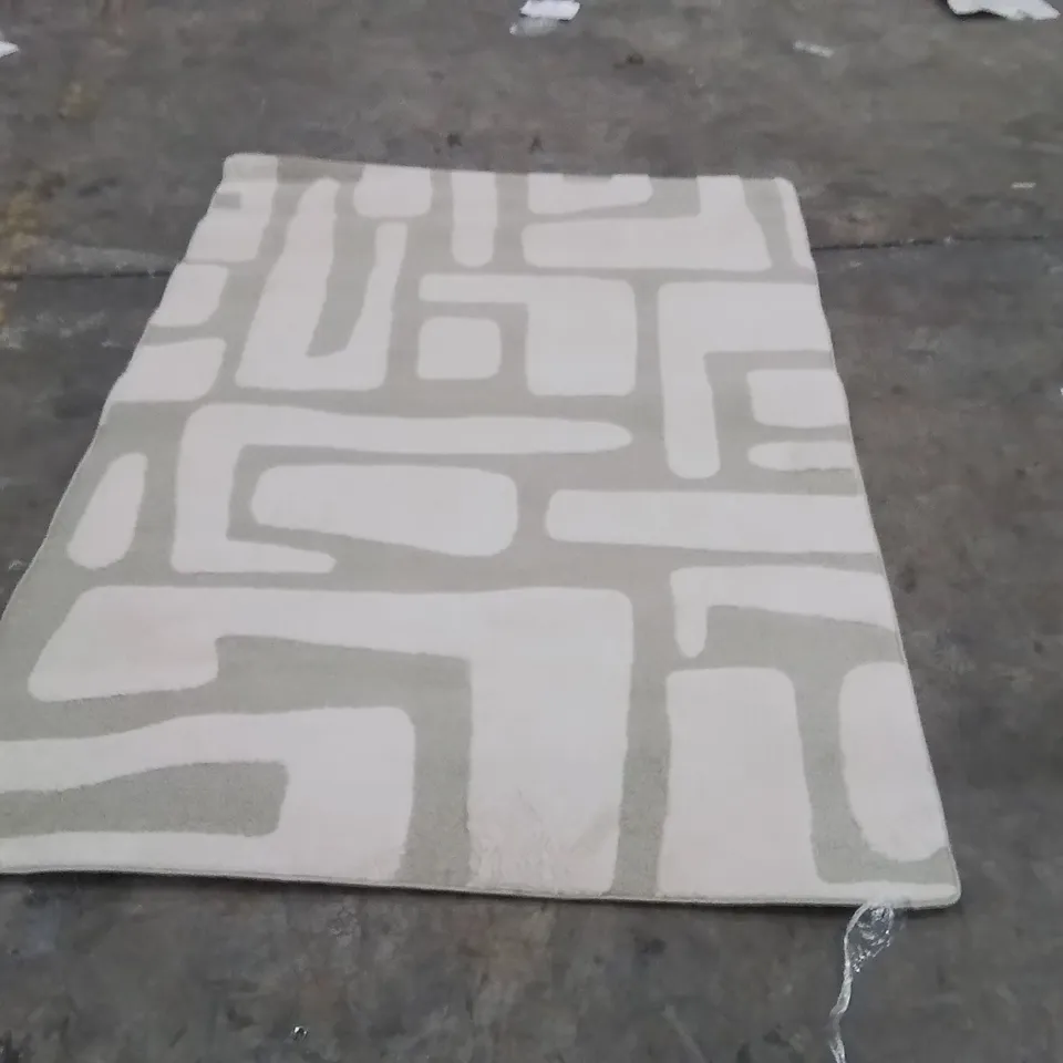 QUALITY DESIGNER AREA RUG - APPROXIMATELY 170X120CM