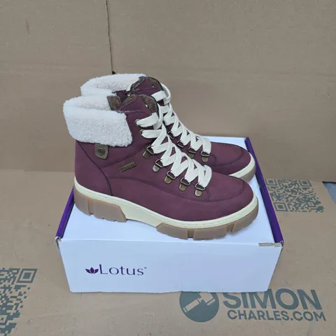BOXED PAIR OF LOTUS CONNISTON BOOTS IN BORDO - EU 39