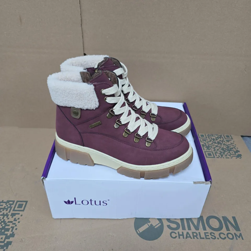 BOXED PAIR OF LOTUS CONNISTON BOOTS IN BORDO - EU 39