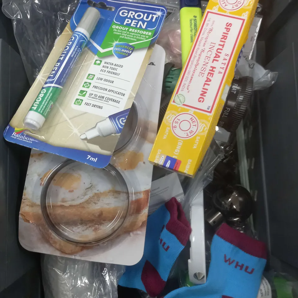 BOX OF APPROXIMATELY 10 ASSORTED ITEMS TO INCLUDE - GROUT PEN, INCENSE, WASHINH MACHINE TABLETS ETC
