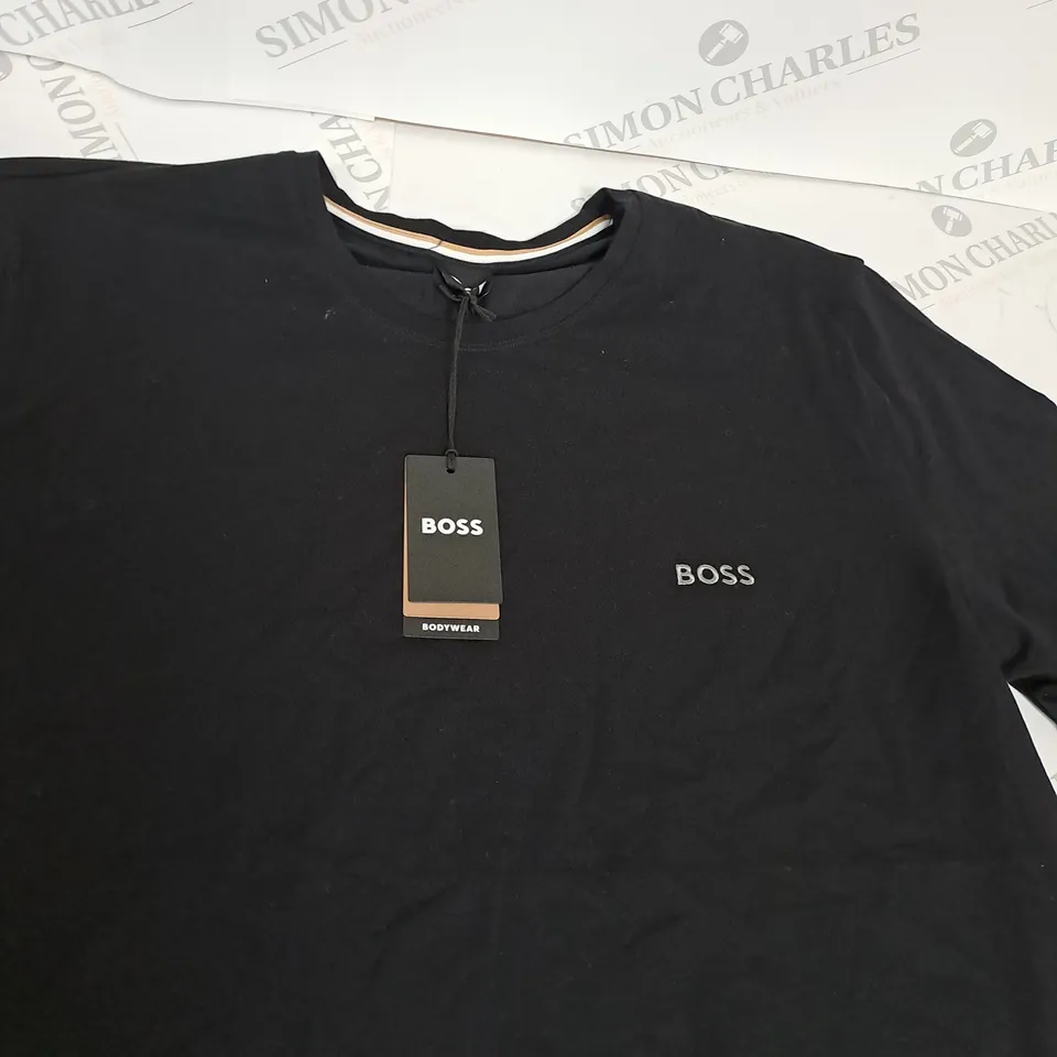 HUGO BOSS SLOGAN T-SHIRT SIZE M