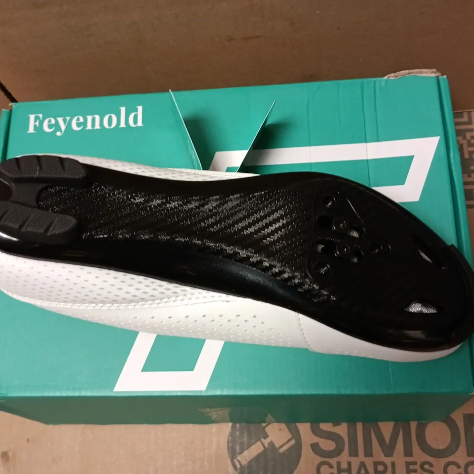 FEYENOLD CYCLING SHOES – WHITE, UK 8 (EU 43) – MEN'S ROAD SHOES WITH DIAL CLOSURE