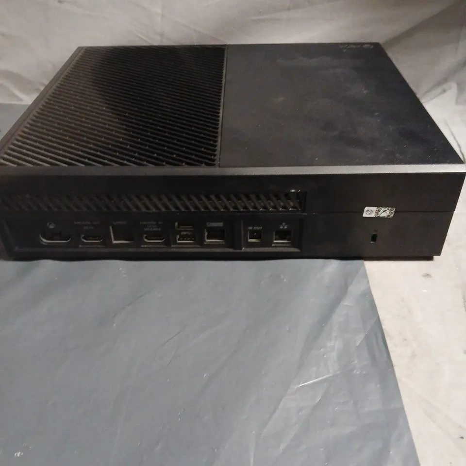 XBOX ONE CONSOLE, NO POWER OR ACCESSORIES