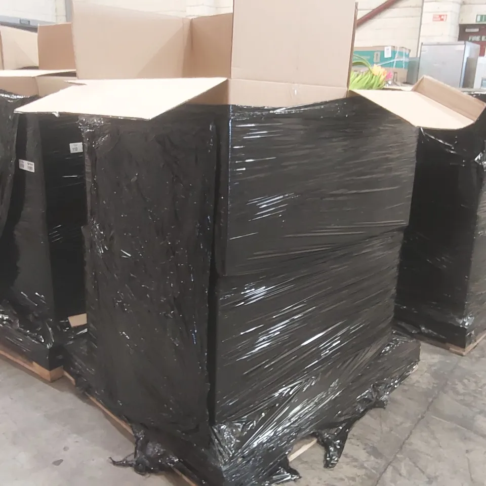 PALLET CONTAINING A VERY LARGE QUANTITY OF ASSORTED EASTER PRODUCTS