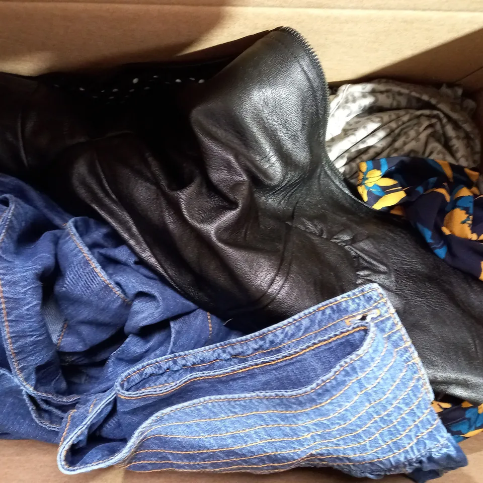 BOX OF APPROXIMATELY 10 ASSORTED CLOTHING AND FASHION ITEMS TO INCLUDE HELENE BERMAN FAUX LEATHER JACKET IN BLACK SIZE 12, MONSOON DENIM SKIRT SIZE 12, FRANK USHER SEQUIN TOP IN BLACK SIZE UNSPECIFIED