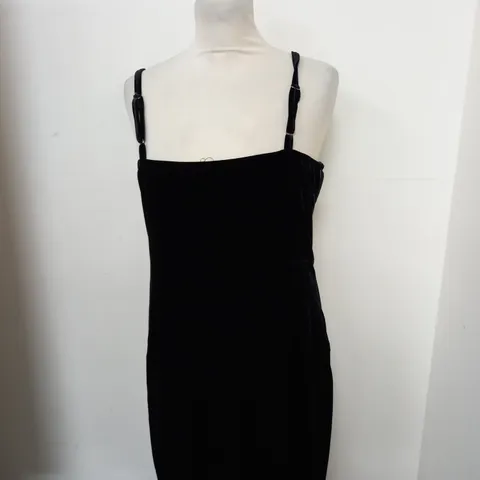CIDER DRESS IN BLACK SIZE L