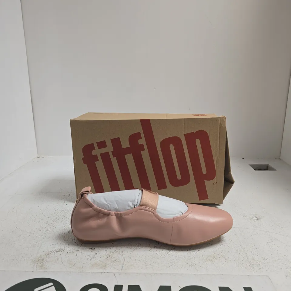 UK 8 FITFLOP DELICATO POISE LEATHER MARY JANES – BLUSH