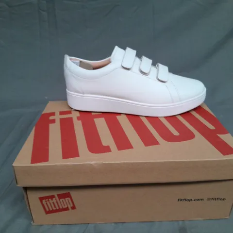 BOXED PAIR OF FLIPFLOP RALLY QUICK STICK FASTENING LEATHER SNEAKER URBAN WHITE SIZE UK 5