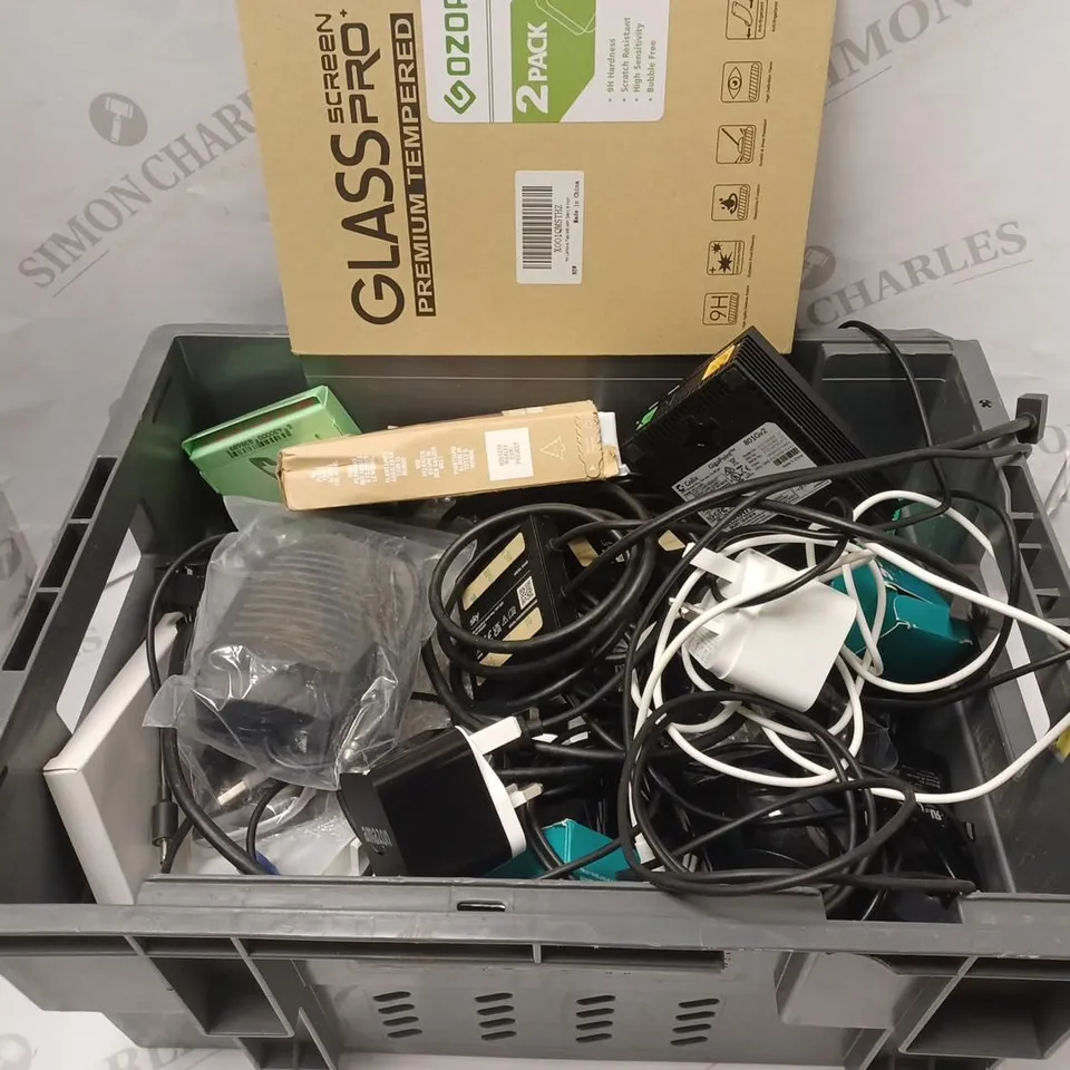 BOX OF ASSORTED ELECTRICALS & ELECTRICAL CABLES OF VARIOUS TYPES TO INCLUDE AMAZON POWER SUPPLY, TEMPERED GLASS SCREEN PROTECTOR, MARLEY LITTLE BIRD WIRED EARBUDS, ETC