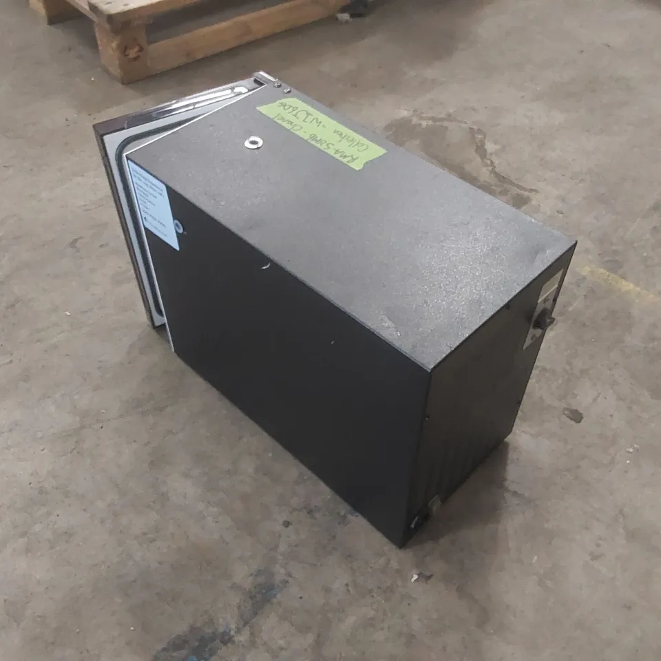 VITRIFRIGO COMMERCIAL COFFEE MACHINE FRIDGE