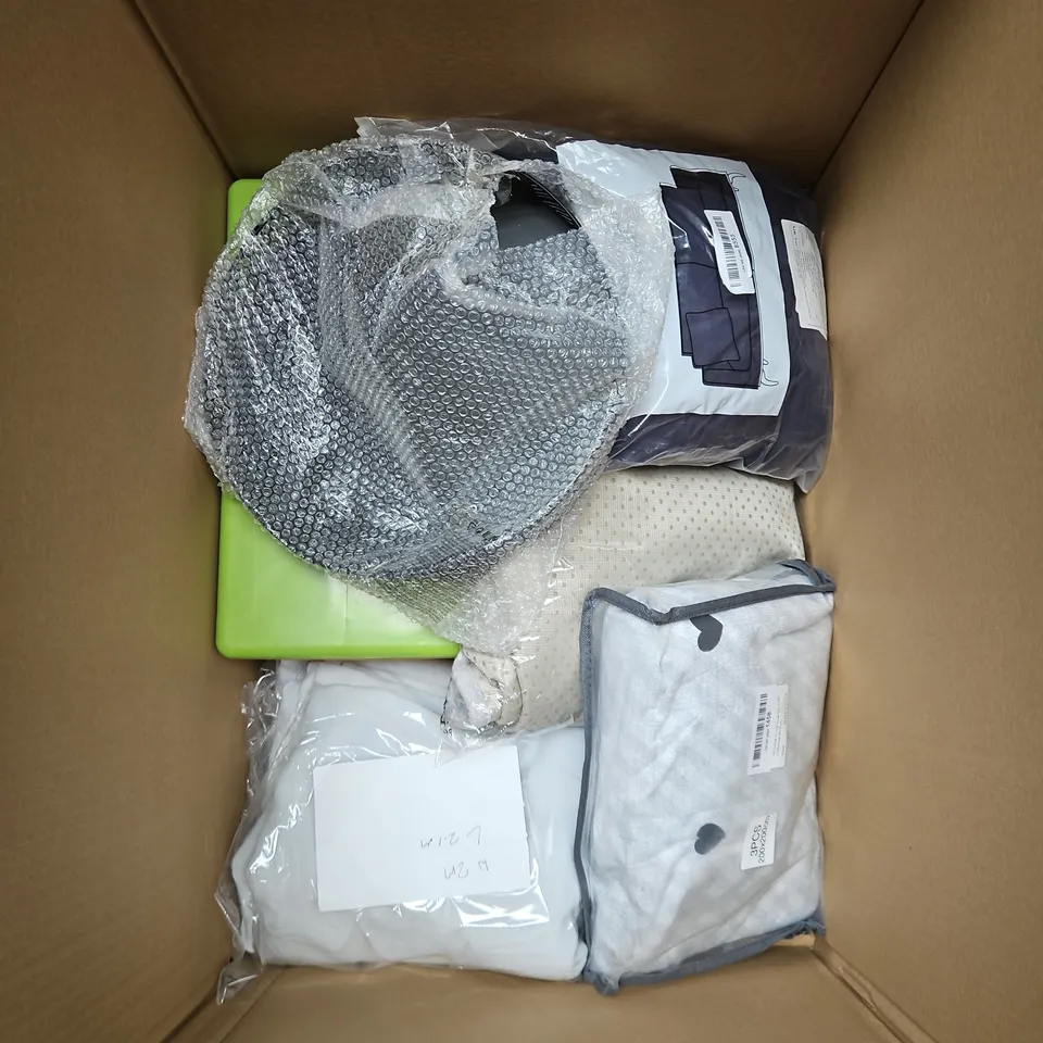 BOX OF APPROXIMATELY 15 ASSORTED HOUSEHOLD ITEMS TO INCLUDE - THROW BLANKET - OWALA FREESIP BOTTLE - WATERPROOF MATTRESS PROTECTOR - ETC - COLLECTION ONLY