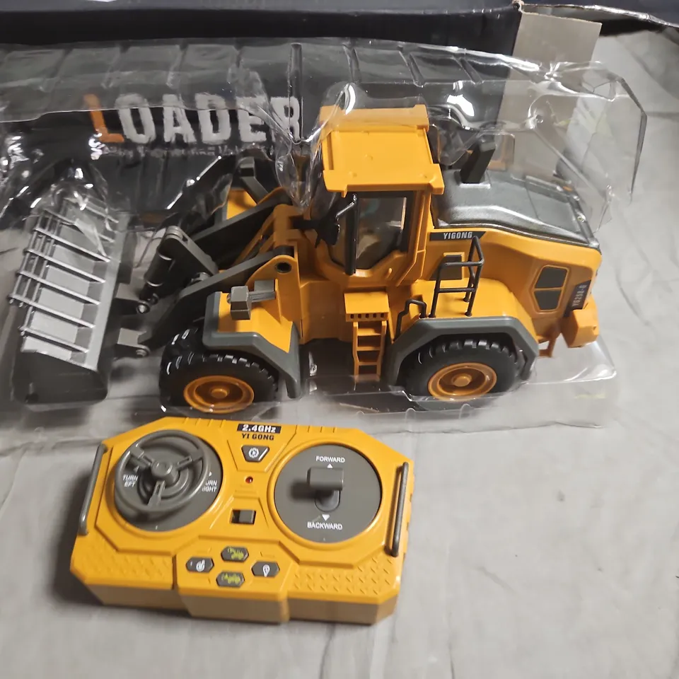 RC LOADER TOY VEHICLE WITH CONTROLLER – 2.4GHZ, YELLOW CONSTRUCTION LOADER