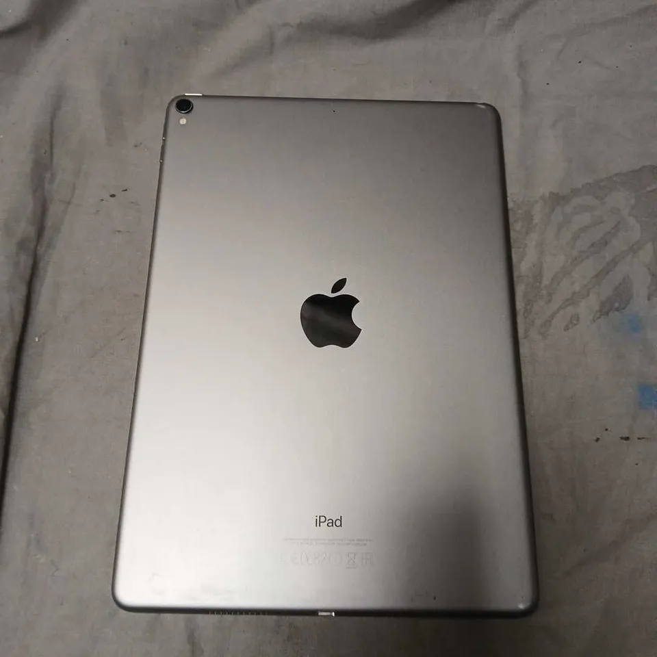 APPLE IPAD PRO 1ST GEN A1701 – SILVER