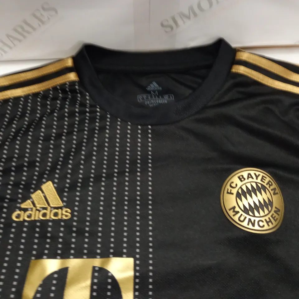 FC BAYERN MUNCHEN FOOTBALL SHIRT - M