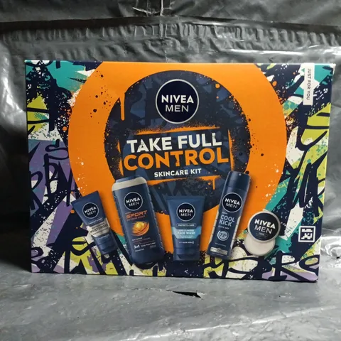 NIVIA MEN TAKE FULL CONTROL SKINCARE SET