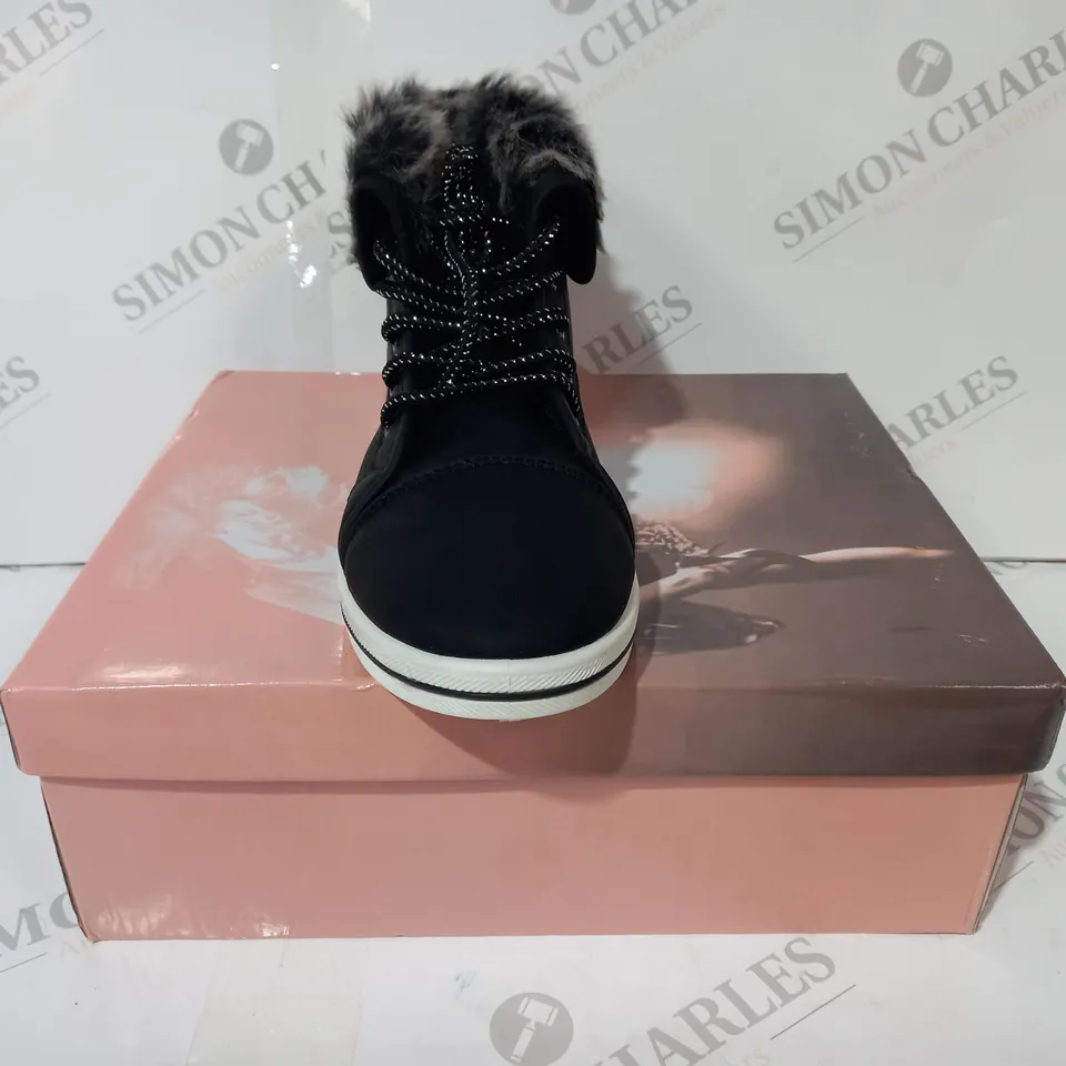 BOXED PAIR OF CORE COLLECTION FAUX FUR LINED SHOES IN BLACK EU SIZE 39