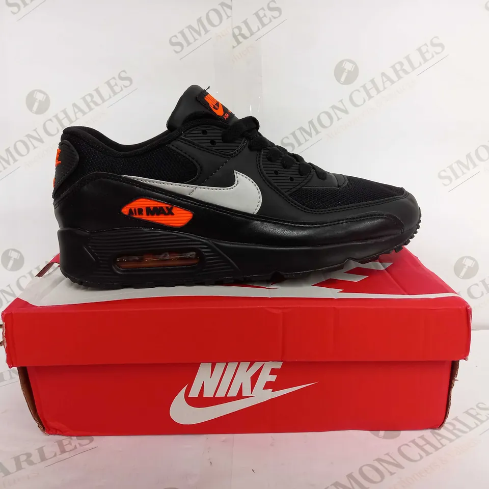 NIKE AIR MAX 90'S IN BLACK & ORANGE - EUR 43