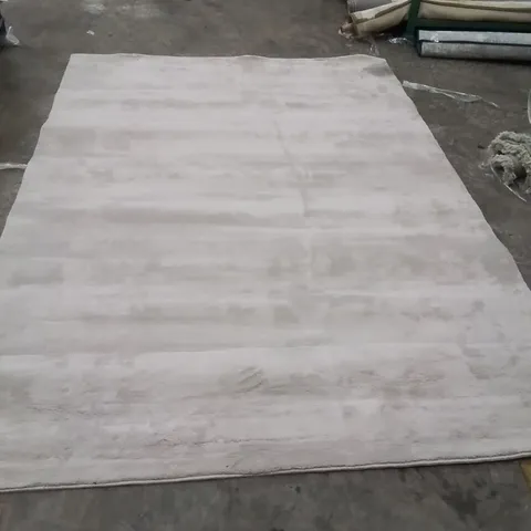 QUALITY DESIGNER AREA RUG - APPROXIMATELY  286X198