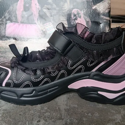 BOXED KOI RUNA RUFFLE BALLET MARY JANES IN BLACK, UK7