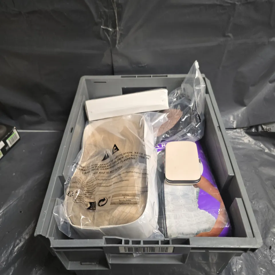 APPROXIMATELY 20 ASSORTED COSMETICS ITEMS TO INCLUDE WIGS , TOOTHBRUSH HEADS , ETC