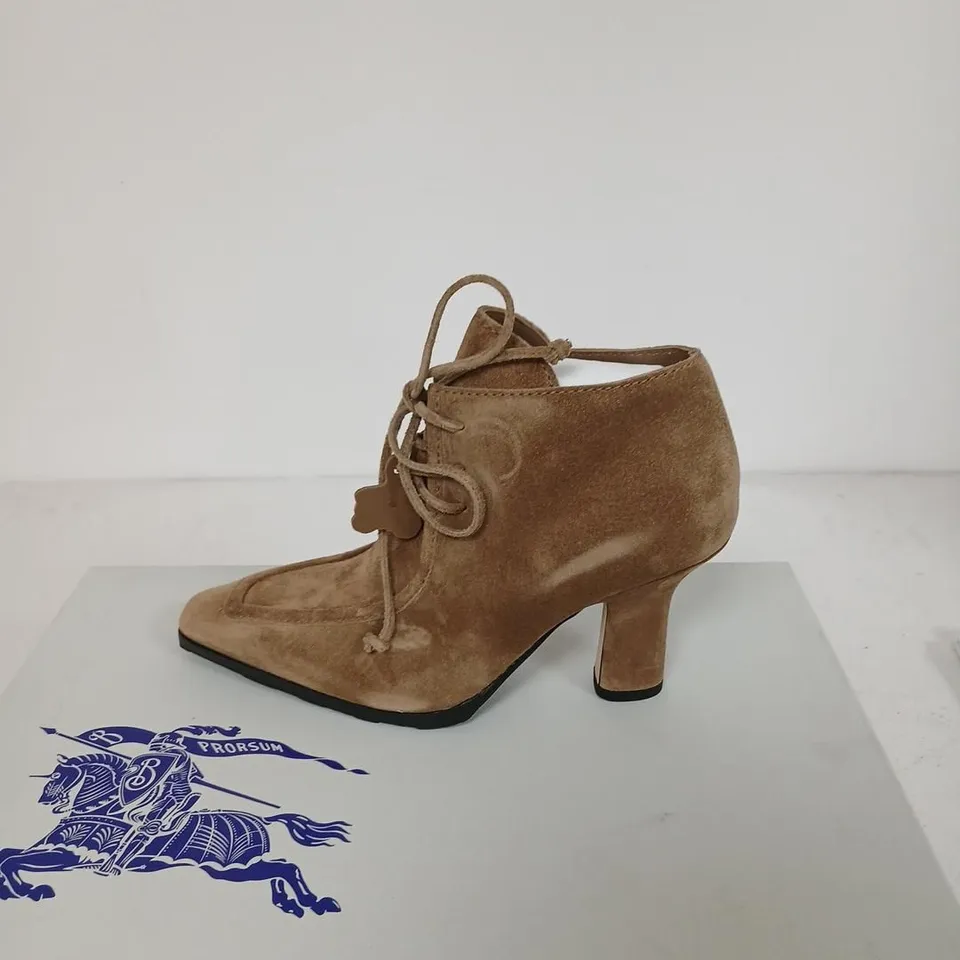 BURBERRY SUEDE ANKLE BOOTS – BROWN, UK 6 (EU 39)