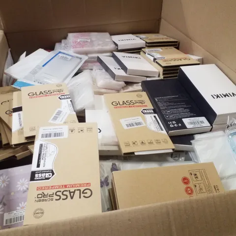 PALLET CONTAINING LARGE QUANTITY OF ASSORTED PHONE CASES